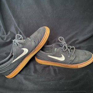Nike skateboarding shoes